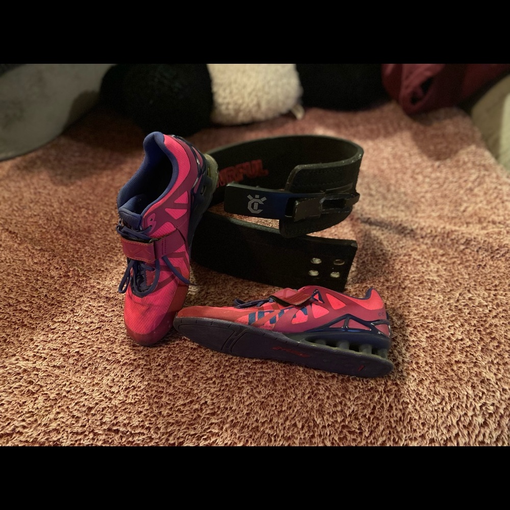 Iniv8 lifting shoes. And YCompete lever lifting belt.